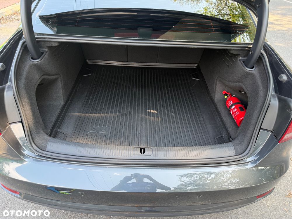 Audi A4 Limousine 2.0 TDI Sport S tronic - 37