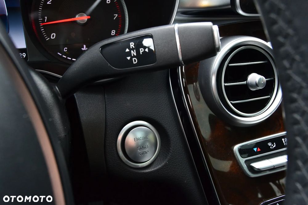 Mercedes-Benz GLC 300 4Matic 9G-TRONIC Exclusive - 39