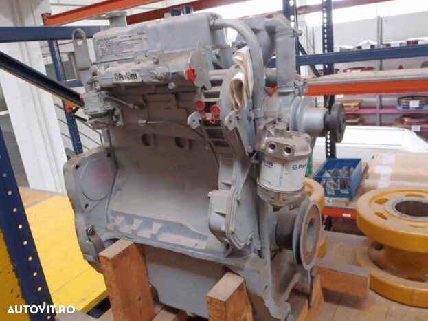 Motor perkins d 3.156 nou -3 cilindrii ult-025807 - 1