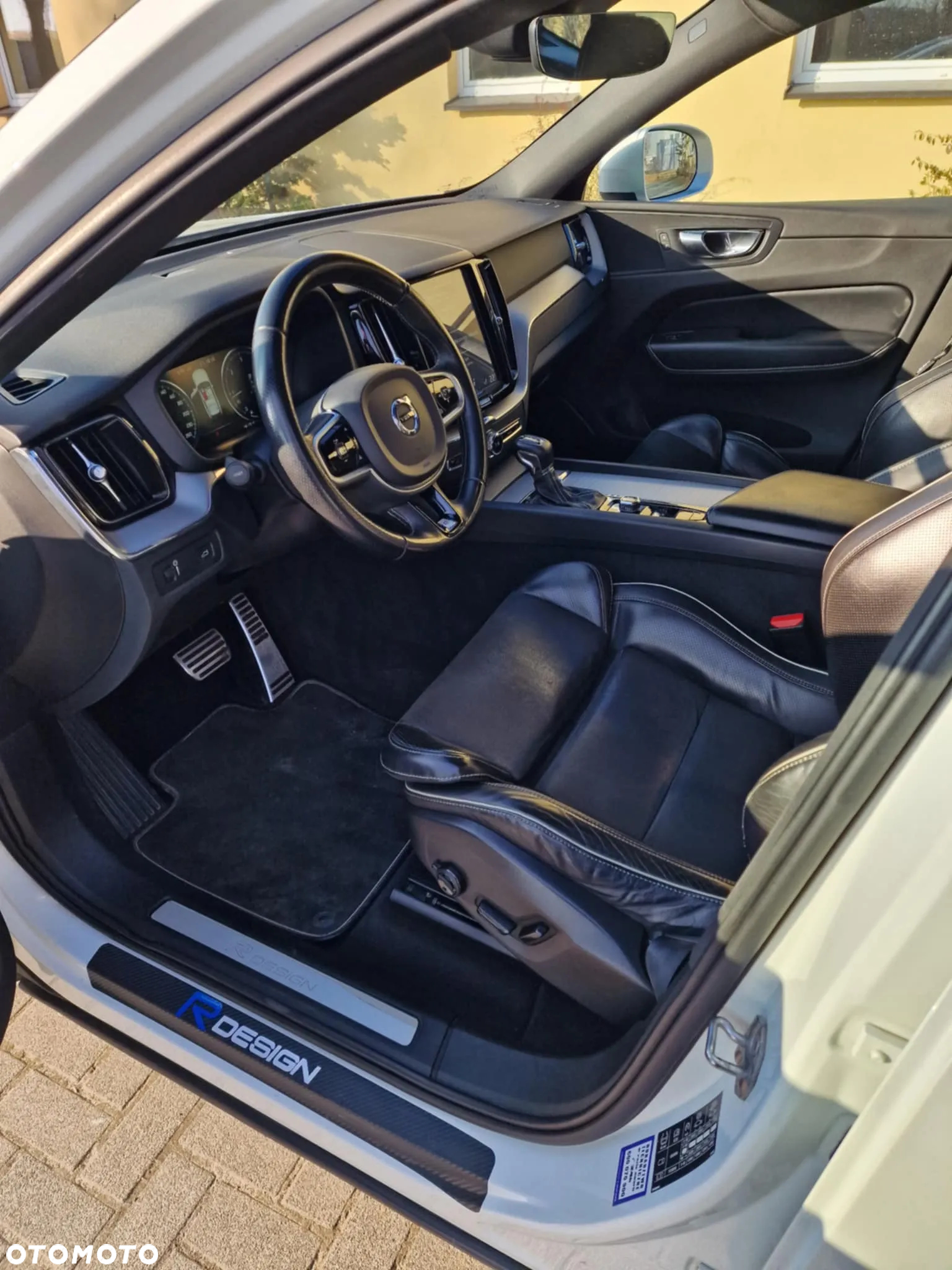 Volvo XC 60 D4 R-Design - 8