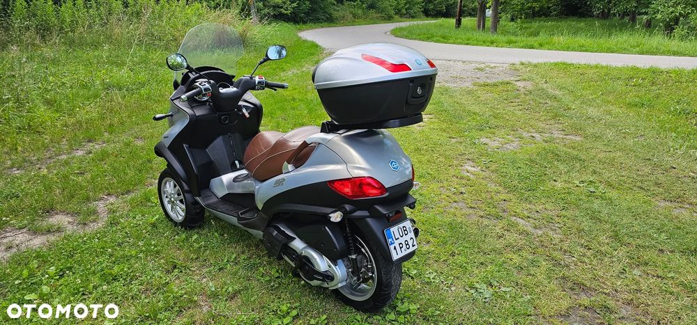 Piaggio MP-3 - 7