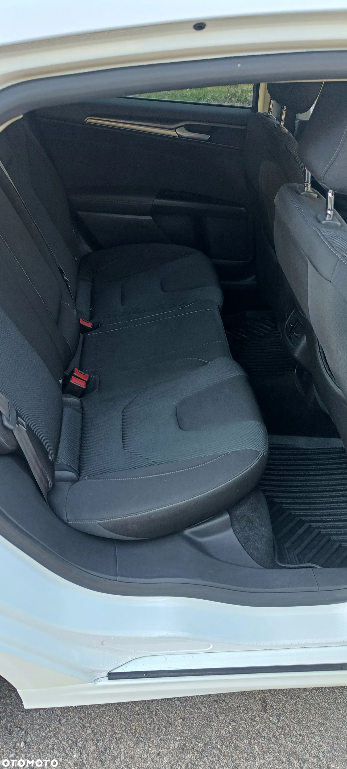 Ford Mondeo 1.5 TDCi ECOnetic Ambiente - 12