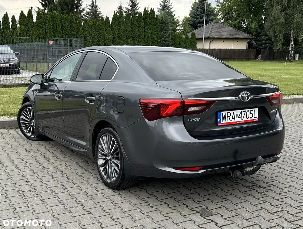 Toyota Avensis 1.8 Comfort - 20
