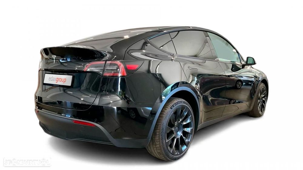 Tesla Model Y Long Range Dual Motor AWD - 2