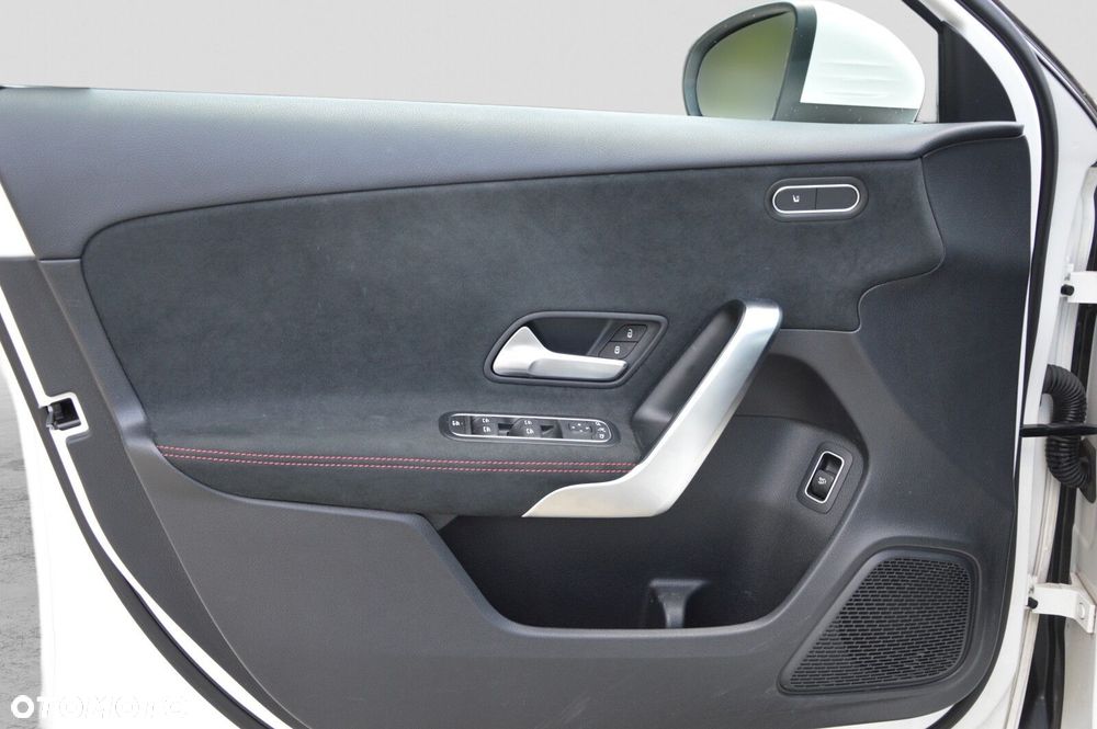 Mercedes-Benz Klasa A 180 AMG Line 7G-DCT - 18