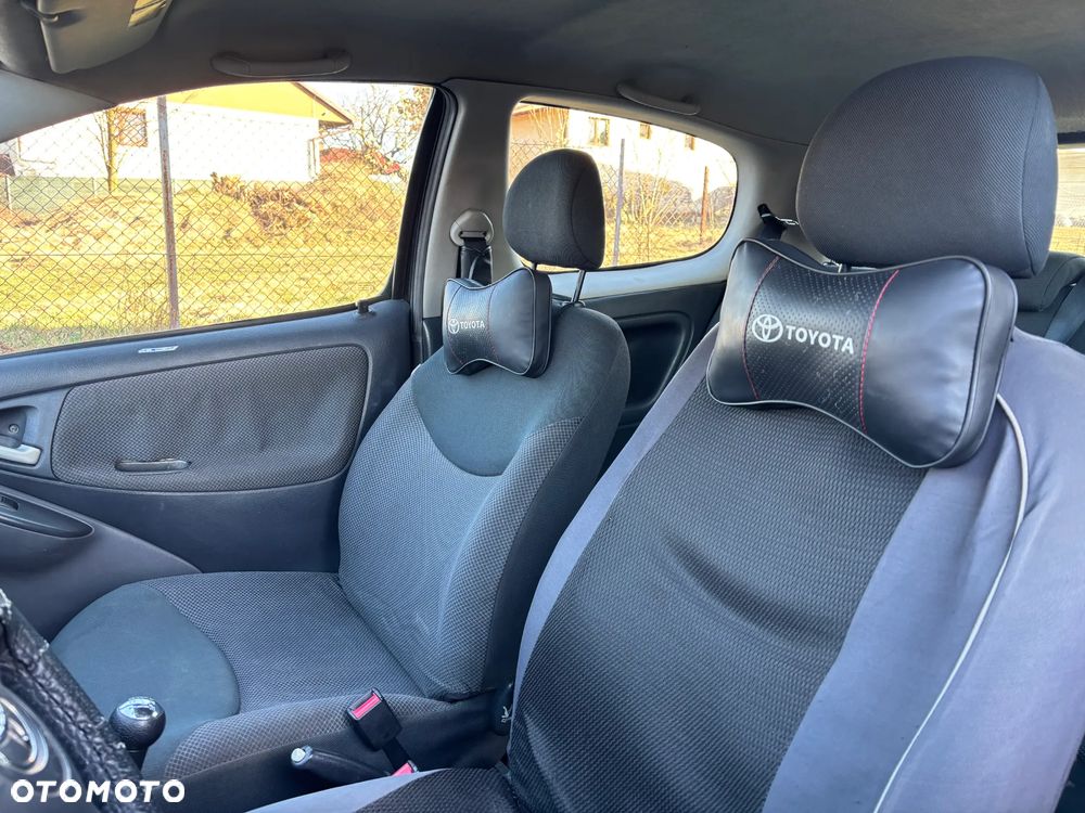 Toyota Yaris 1.4 D-4D Base - 9
