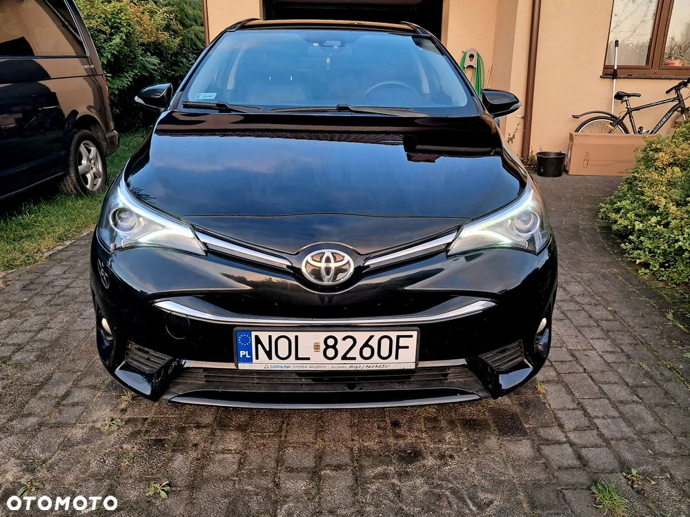 Toyota Avensis 2.0 D-4D Prestige - 2