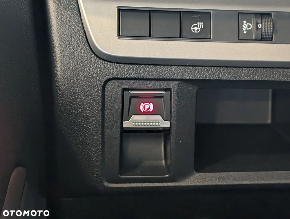 Fiat Scudo Furgon XL Diesel 2.2 180 KM Automat - 22