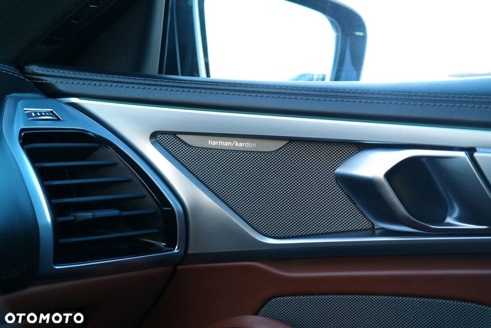 BMW Seria 8 - 25
