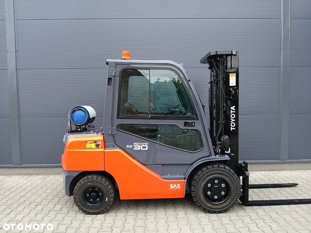 Toyota 02-8FGF30 - 2