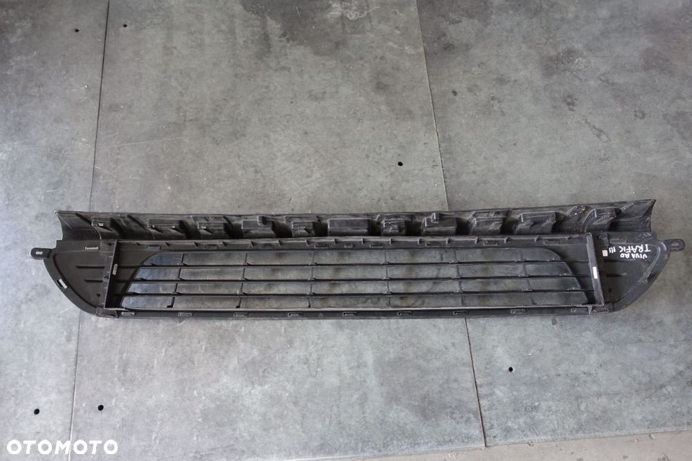 KRATKA ZDERZAKA PRZÓD TRAFIC III VIVARO - 2