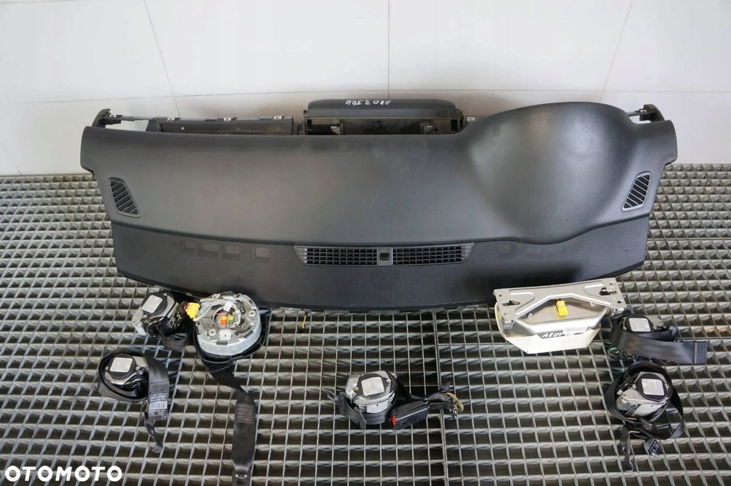 DESKA ROZDZIELCZA PODUSZKI PASY AUDI A8 D3 LIFT - 16