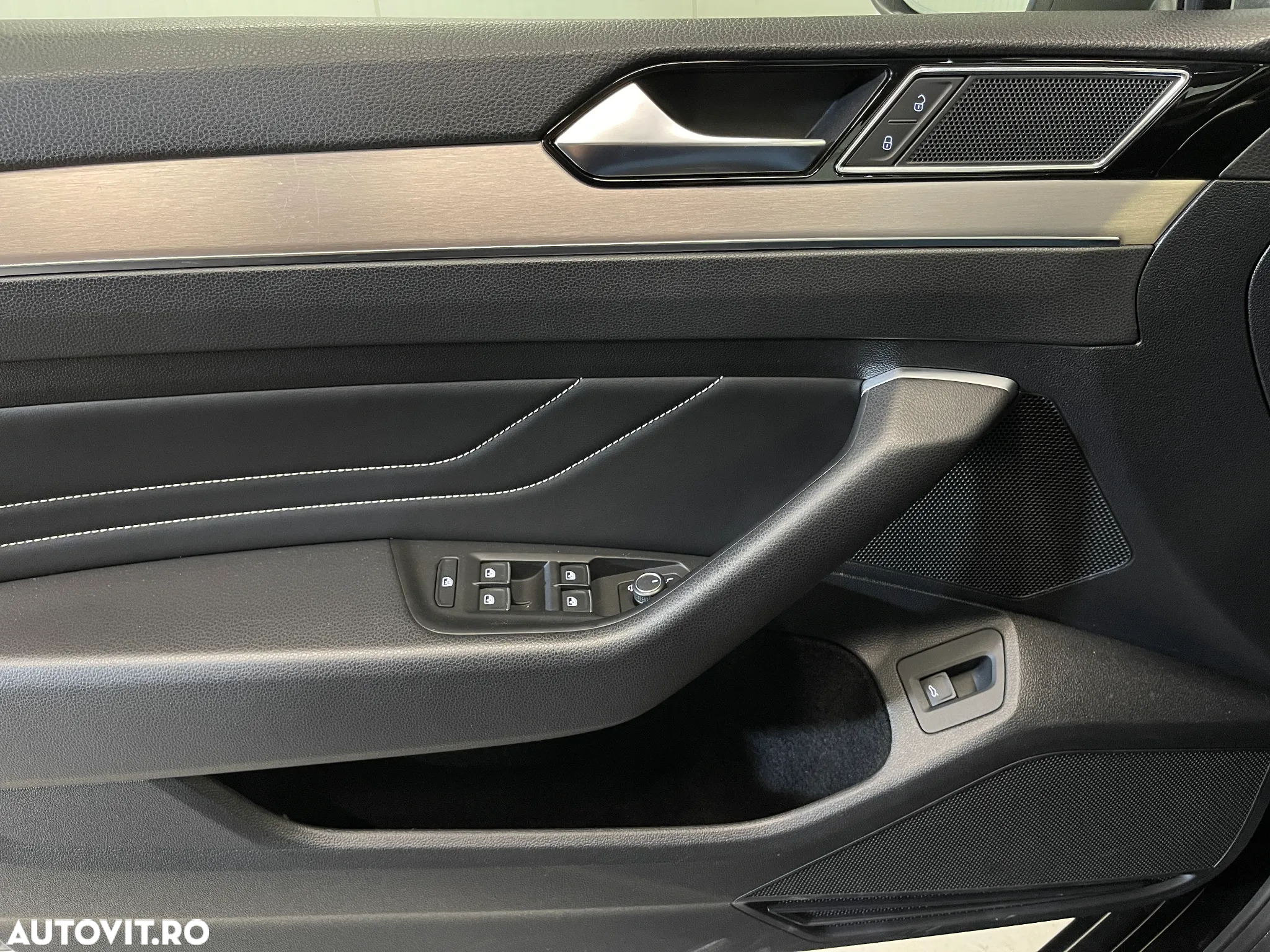 Volkswagen Passat 2.0 TDI DSG Highline - 27