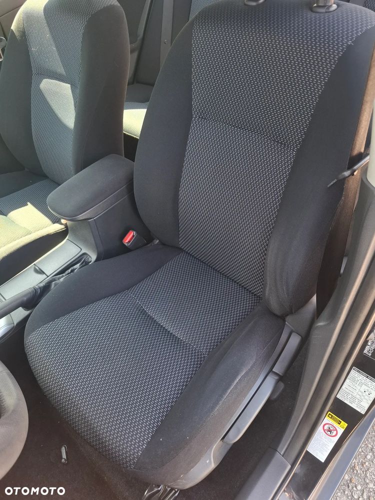 Toyota Corolla 1.6 2010 - 9