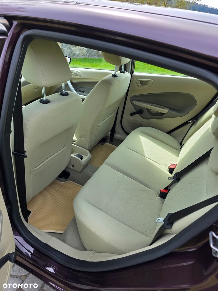 Ford Fiesta 1.4 Ghia - 19