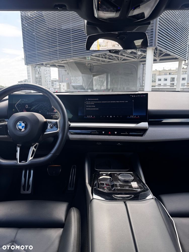 BMW Seria 5 520d xDrive mHEV - 11