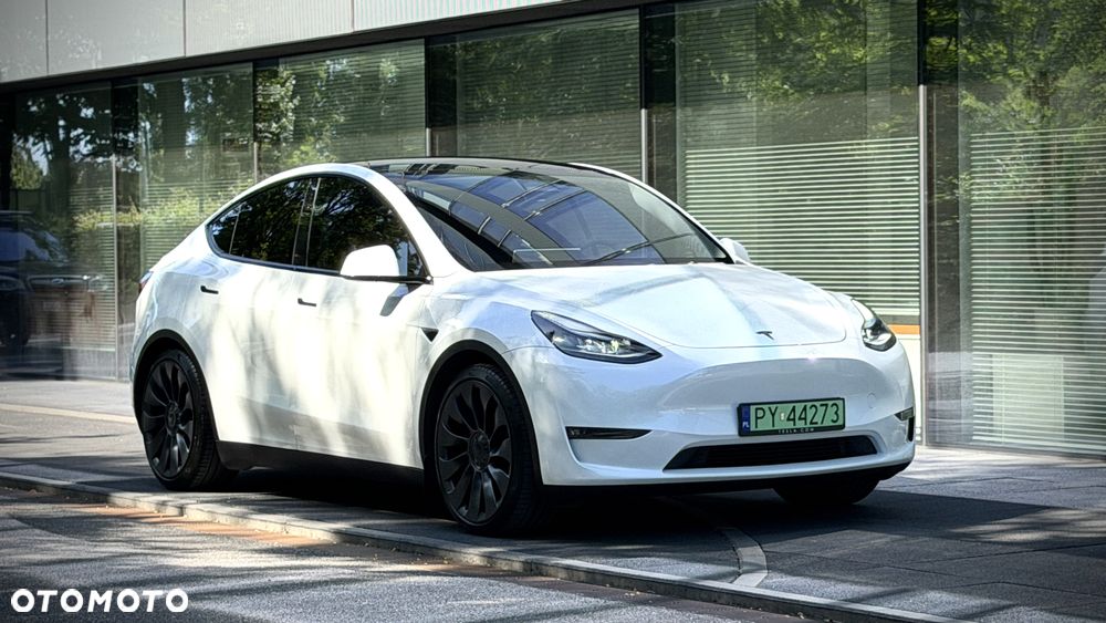 Tesla Model Y Performance AWD - 1