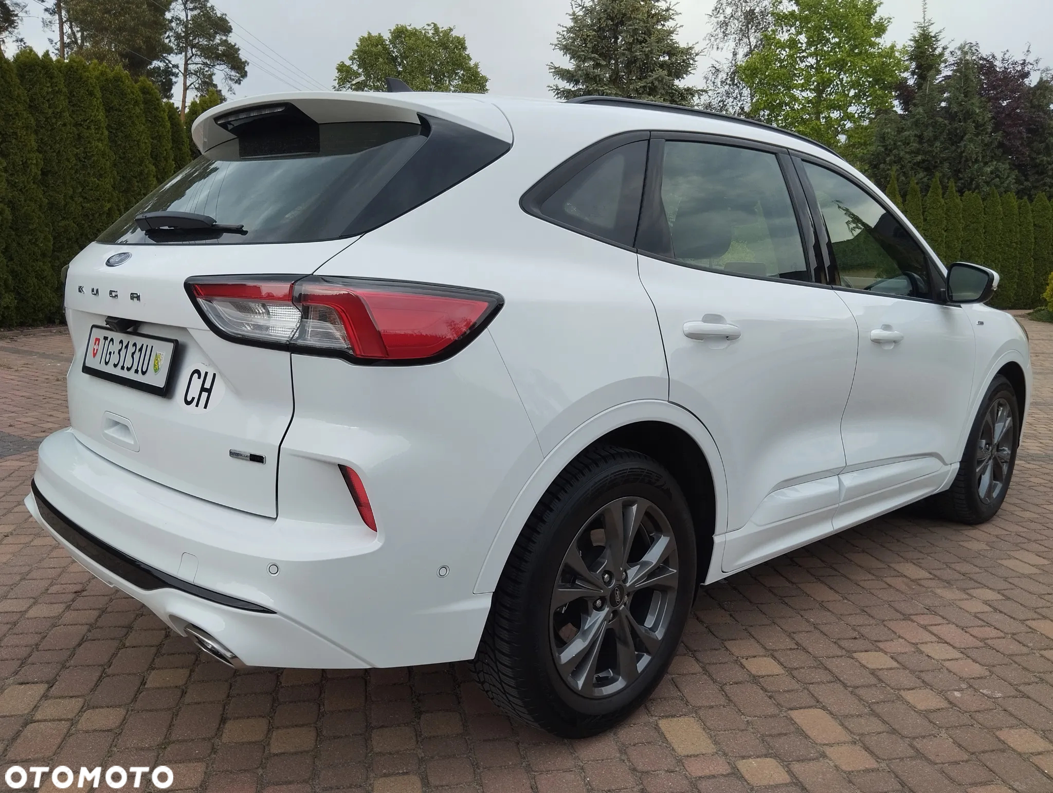 Ford Kuga 2.0 EcoBlue Hybrid ST-LINE - 4