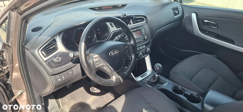 Kia Ceed 1.6 GDI Vision - 22