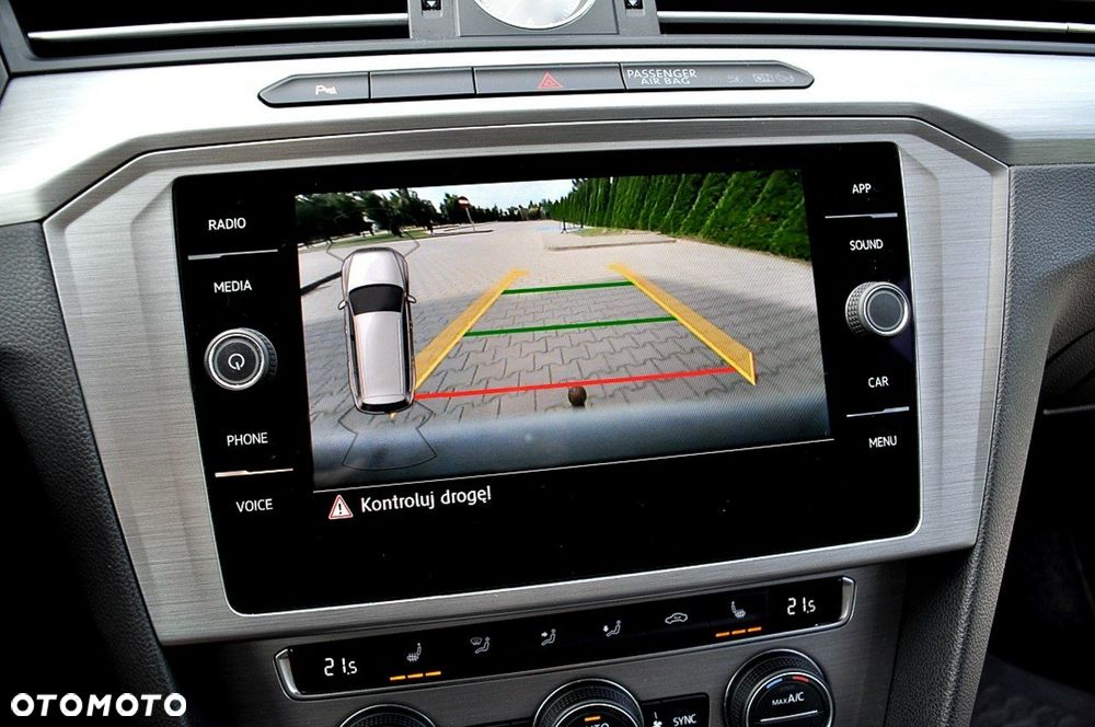 Volkswagen Passat 1.6 TDI BMT Comfortline - 23