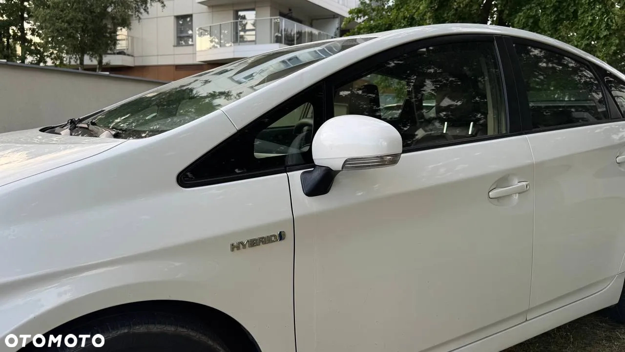 Toyota Prius (Hybrid) Executive - 6