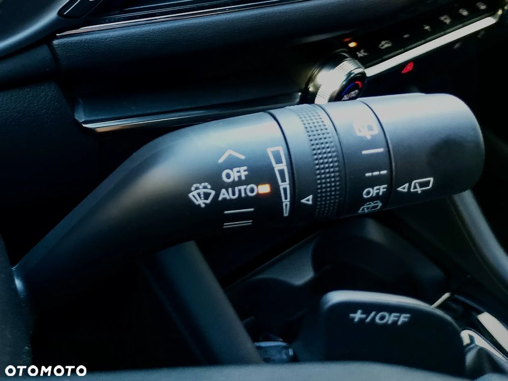 Mazda 3 2.0 mHEV Takumi - 16