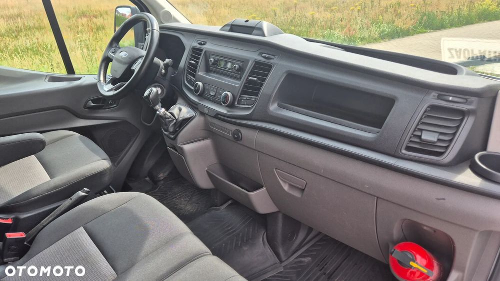 Ford Transit - 12