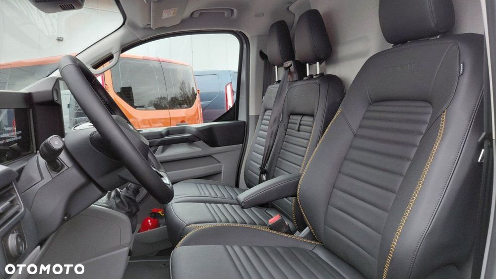 Ford Tourneo Custom - 11