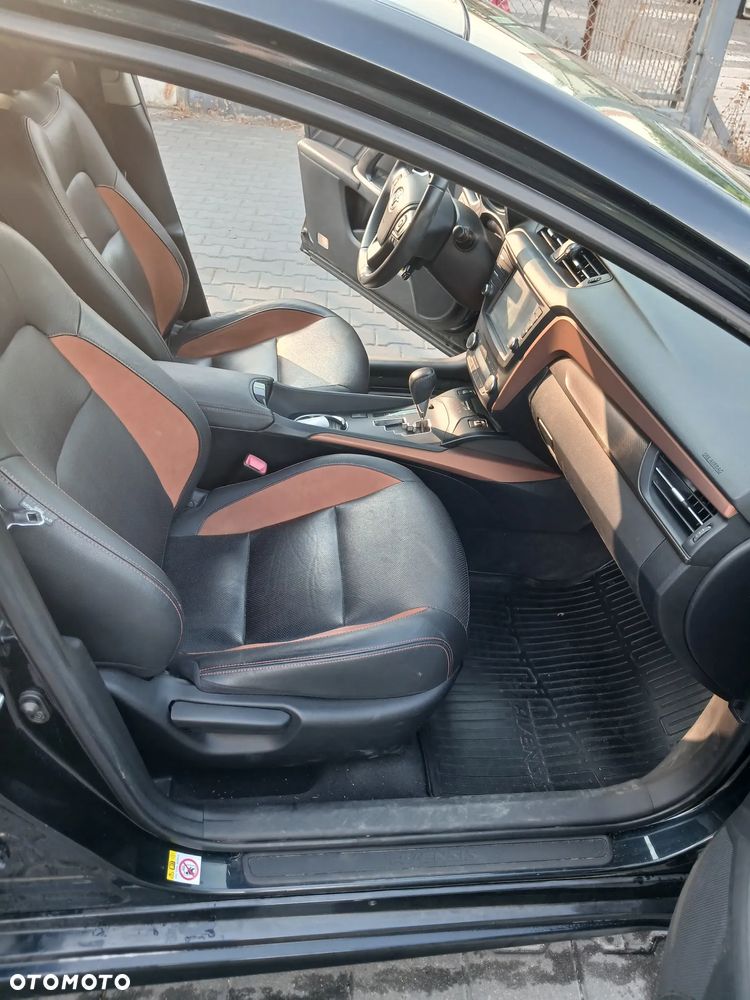 Toyota Avensis 2.0 Premium MS - 13