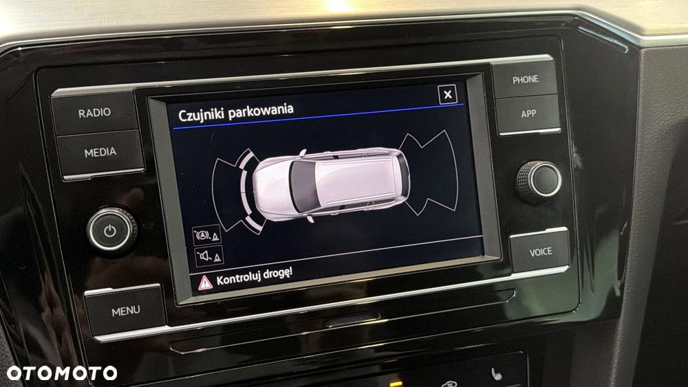 Volkswagen Passat 2.0 TDI Elegance DSG - 22