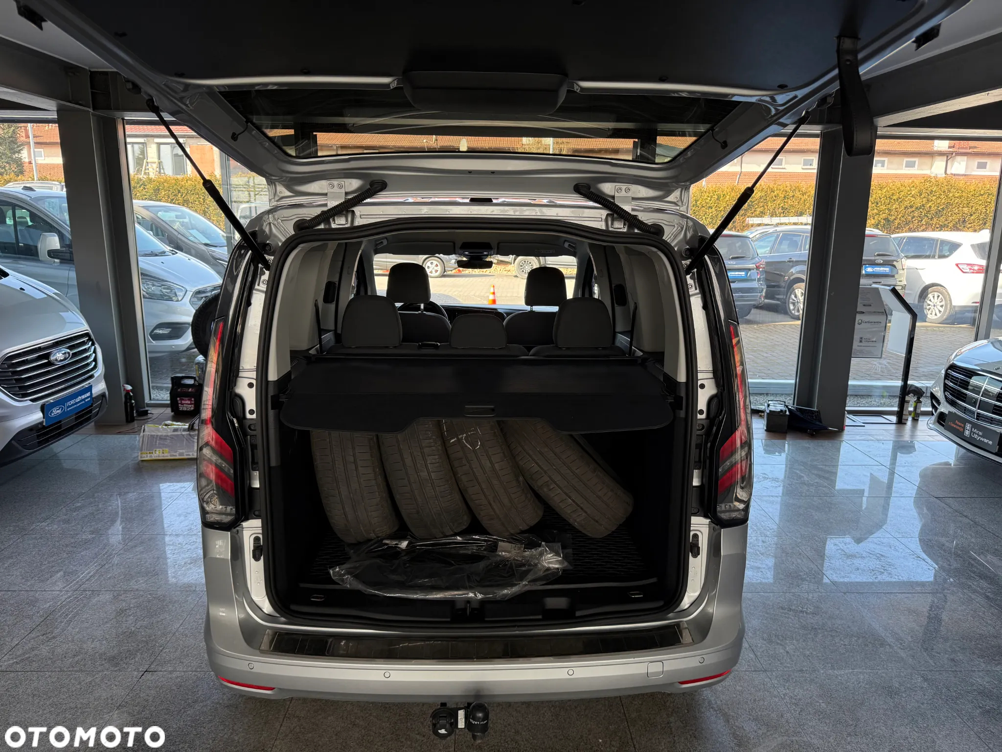 Ford Tourneo Connect 2.0 EcoBlue Titanium - 14