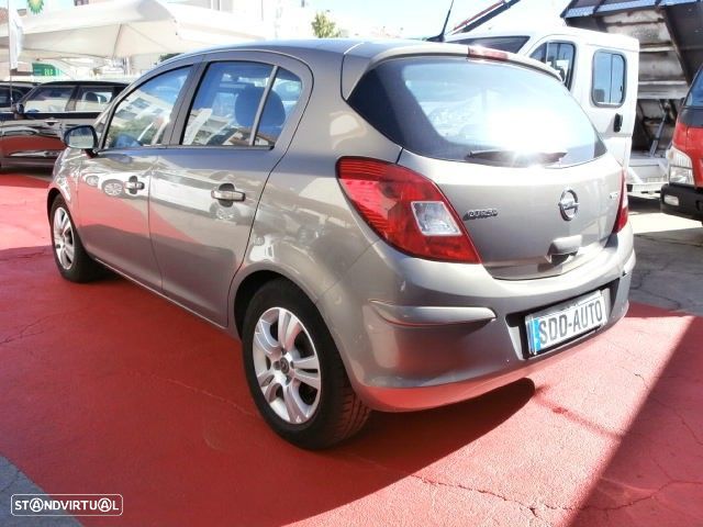 Opel Corsa 1.3 CDTi Enjoy EcoFLEX - 9