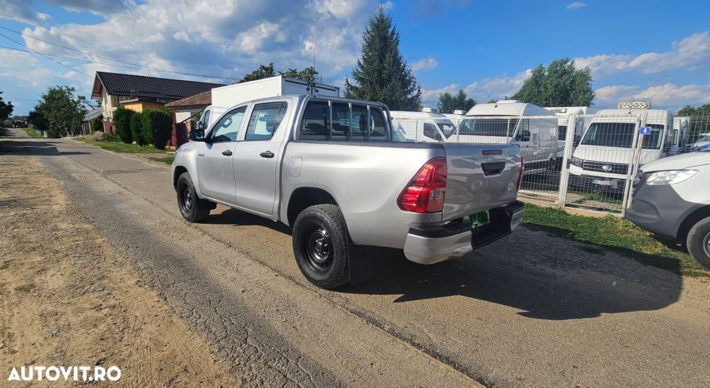 Toyota Hilux 4x4 Double Cab M/T Comfort - 6