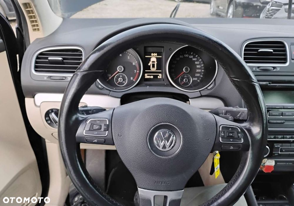 Volkswagen Golf - 8