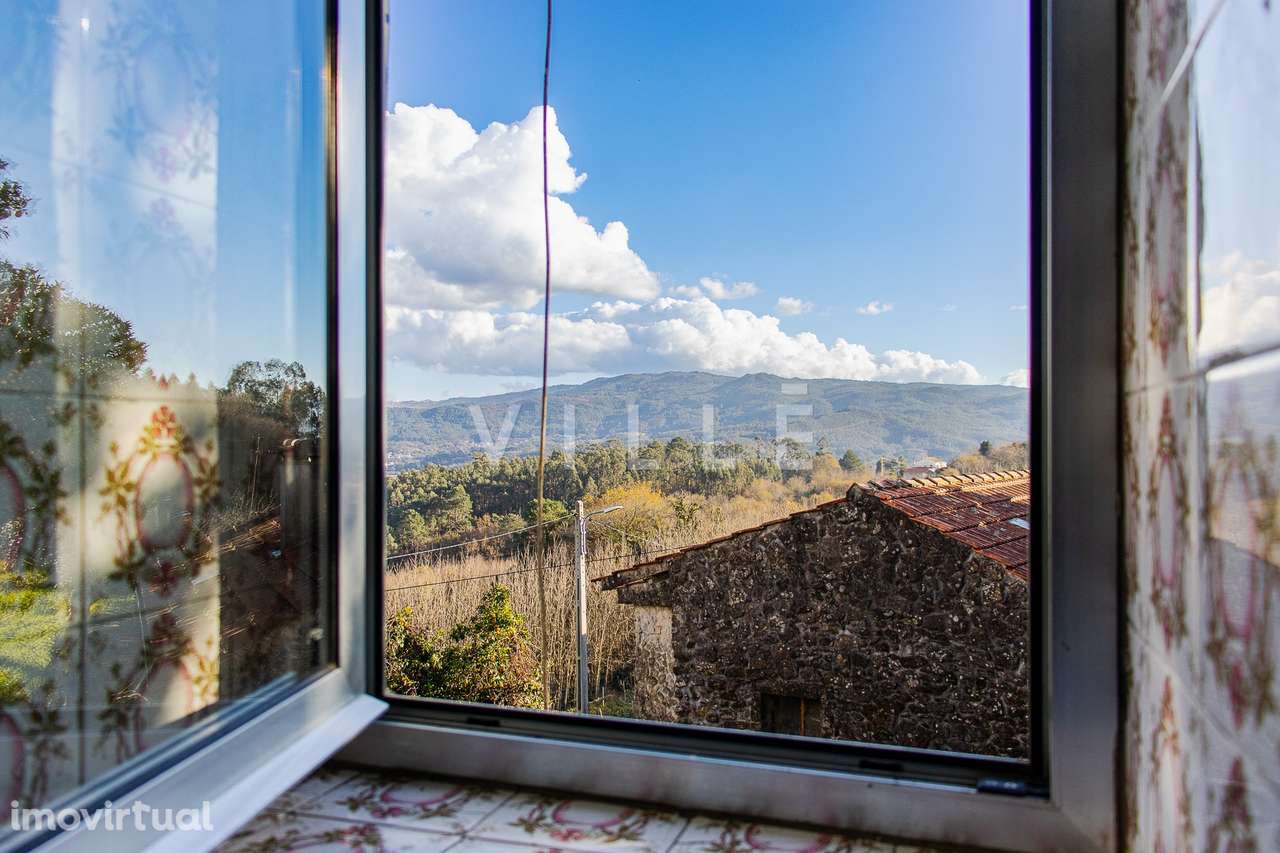 Moradia para remodelar em Rocas do Vouga, concelho de Sever do Vouga - Grande imagem: 2/57