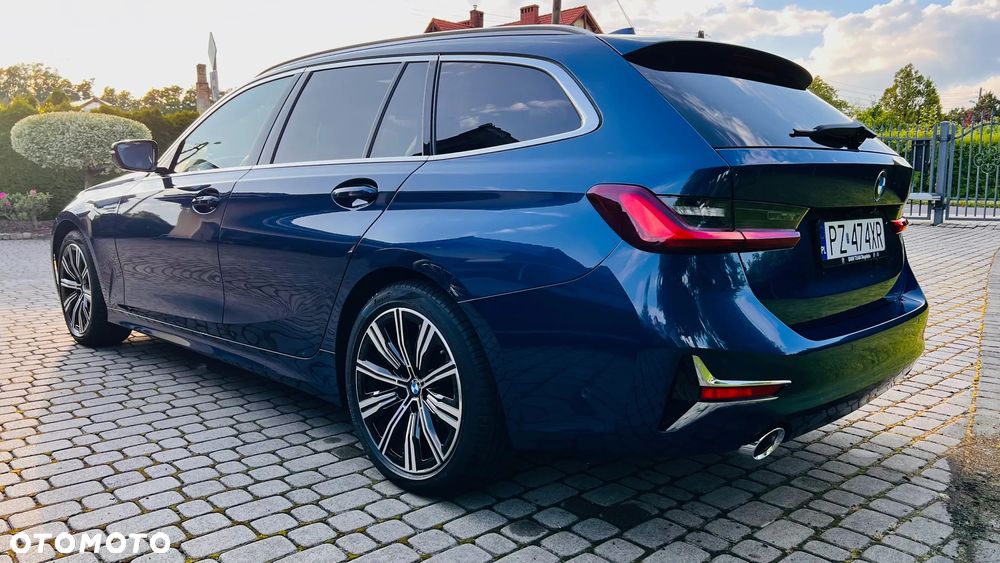 BMW Seria 3 320d xDrive Luxury Line sport - 17