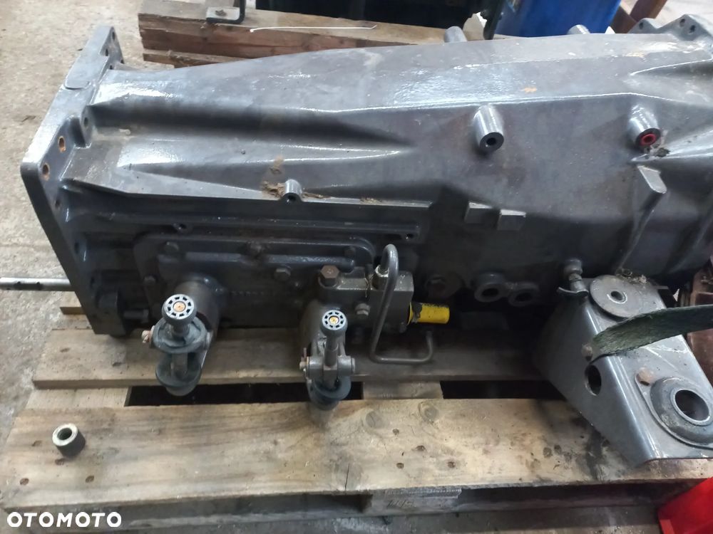 Massey Ferguson skrzynia biegów 3382295M3,3580845M1,obudowa skrzyni,rewers,a b,żół zając,speed shift,3583406M2,3382229M3,3580495M00,3580496M00,3582154M00,widełki,koło zębate,wałek,choinka.kompletna skrzynia,wybierak. - 9