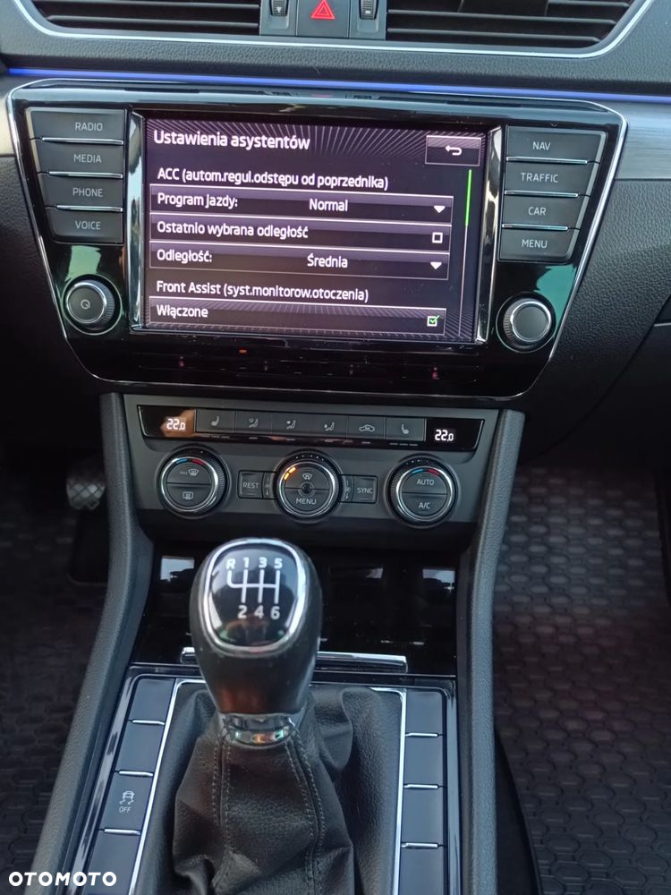 Skoda Superb Combi 2.0 TDI Style - 19