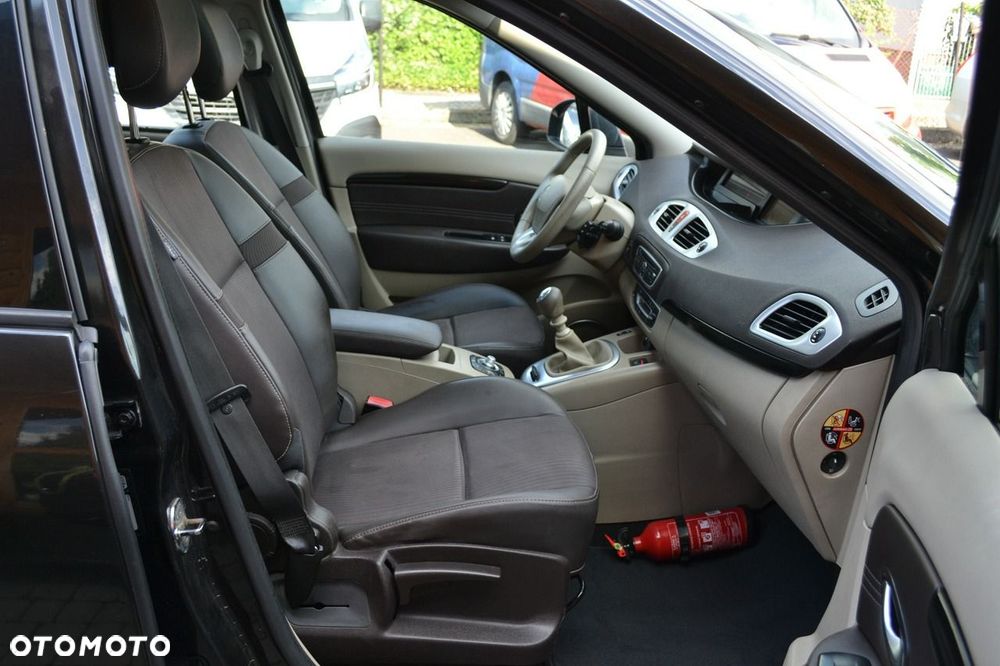 Renault Grand Scenic - 13
