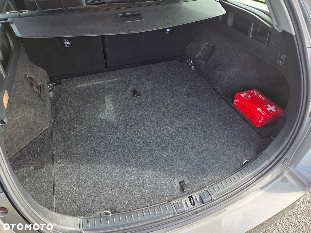 Toyota Auris Hybrid 135 Premium - 28