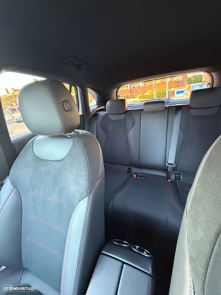 Mercedes-Benz GLA 180 - 14