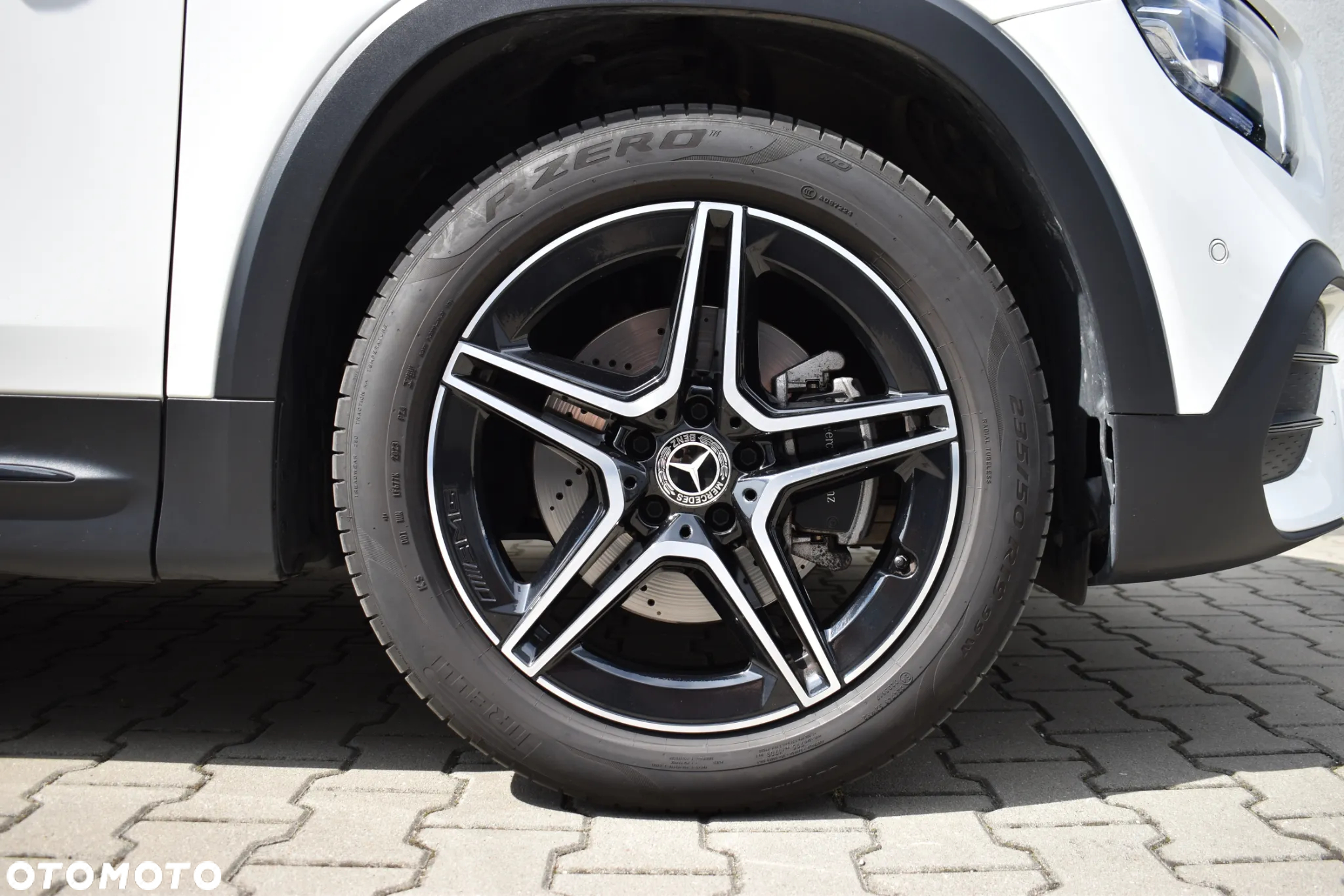 Mercedes-Benz GLB 200 4-Matic AMG Line 8G-DCT - 11