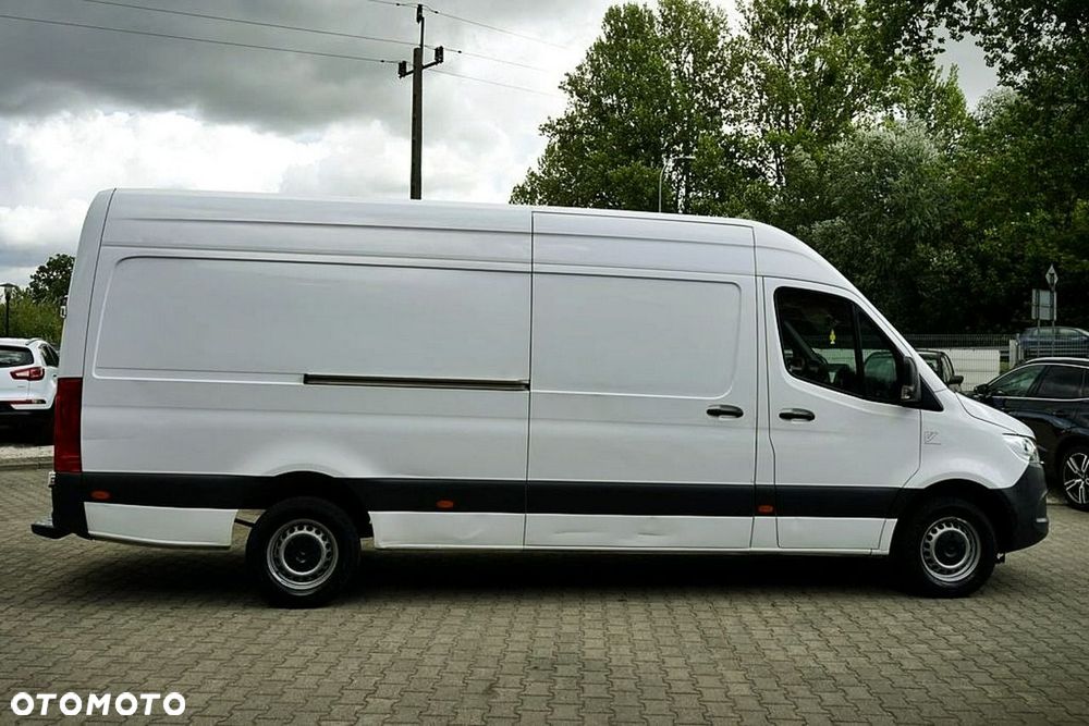 Mercedes-Benz Sprinter - 12