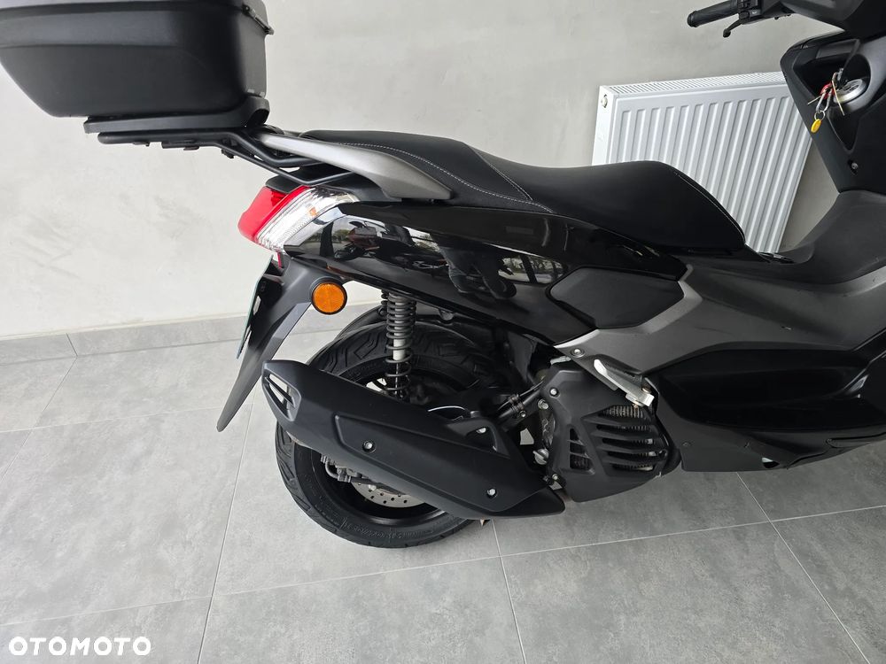 Yamaha NMAX - 22