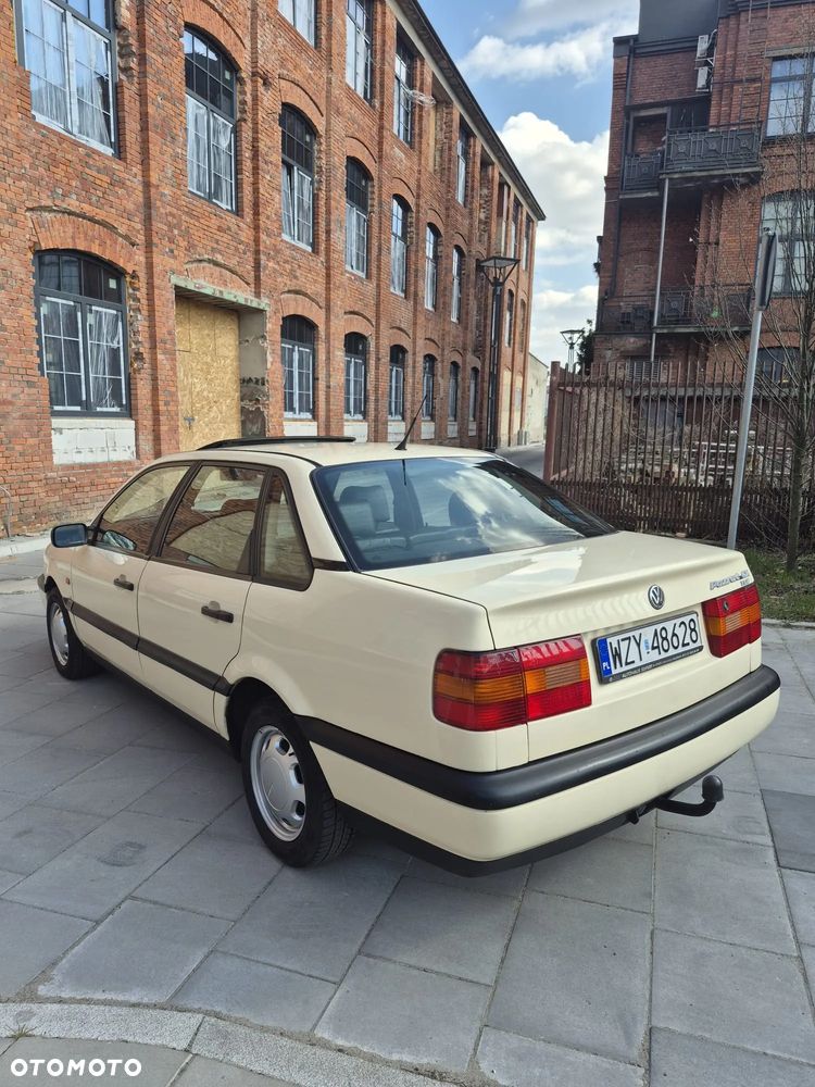 Volkswagen Passat 1.9 TDI CL - 19