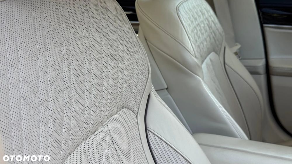BMW Seria 7 750Li xDrive - 19