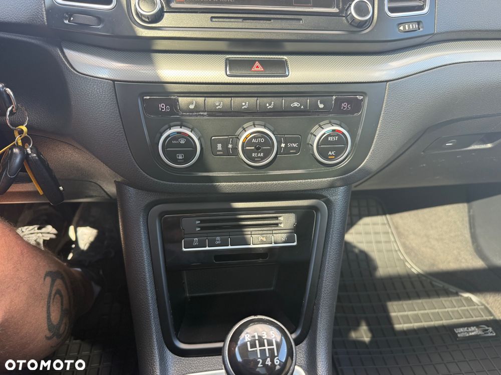 Volkswagen Sharan 2.0 TDI 4Motion BlueMotion Technology Highline - 34