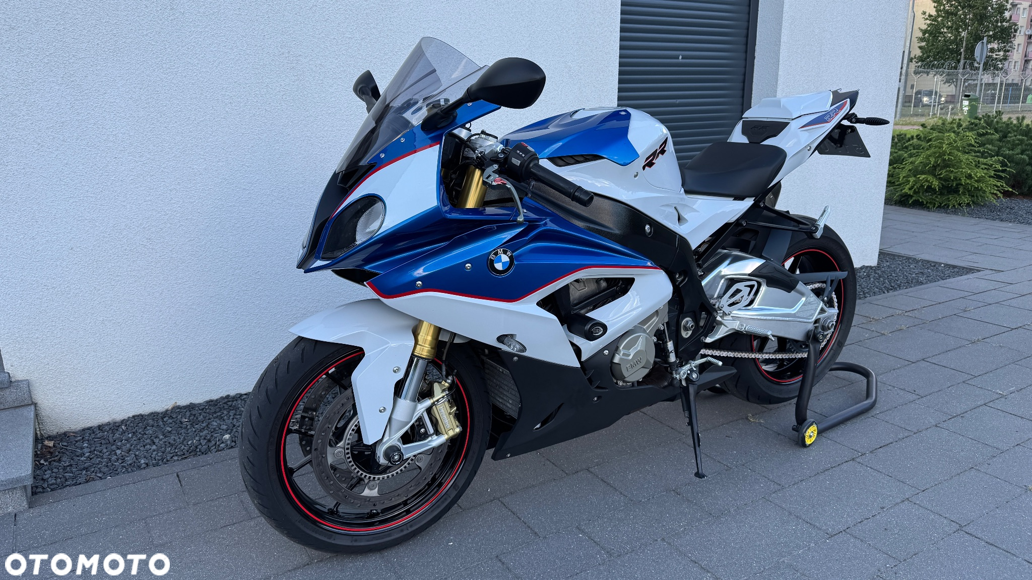 BMW S - 19