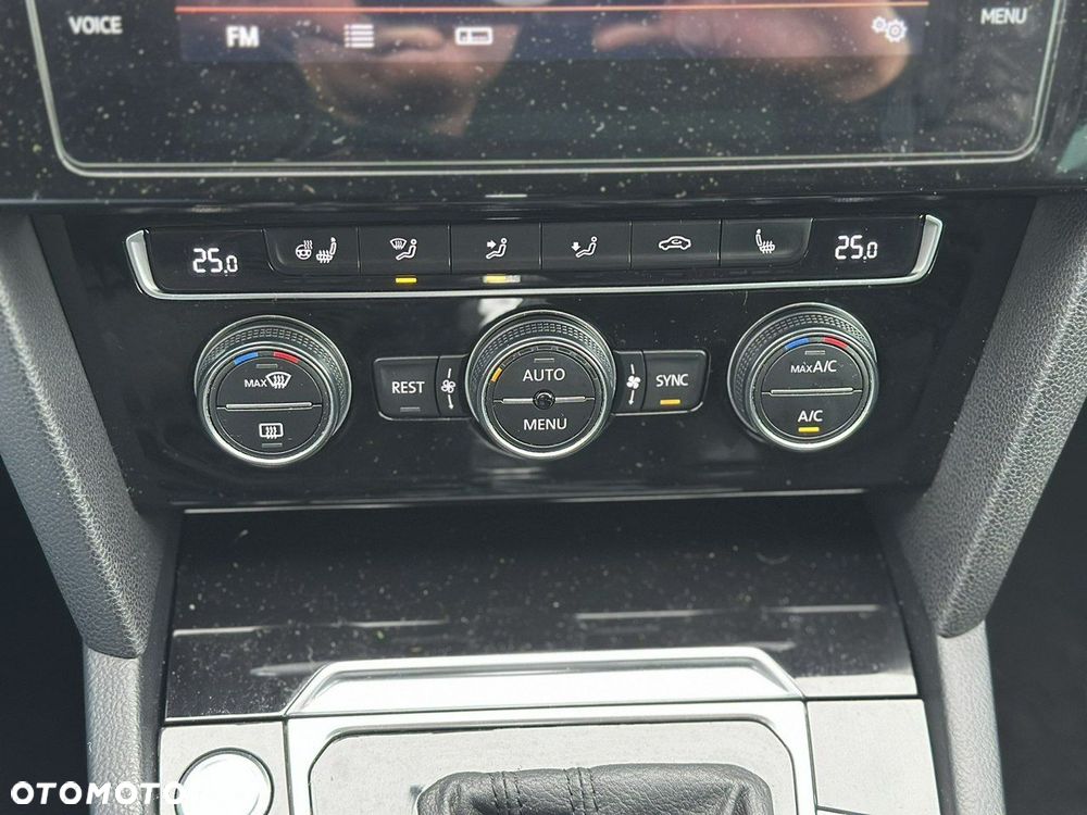 Volkswagen Passat - 20