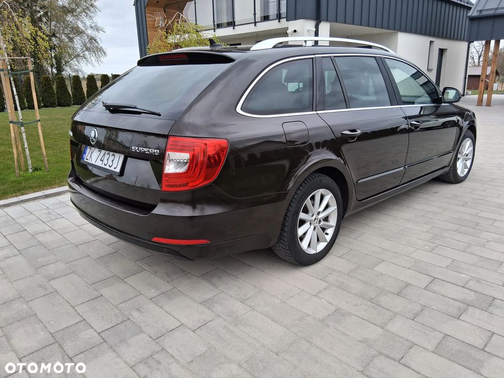 Skoda Superb 2.0 TDI DSG Elegance - 9
